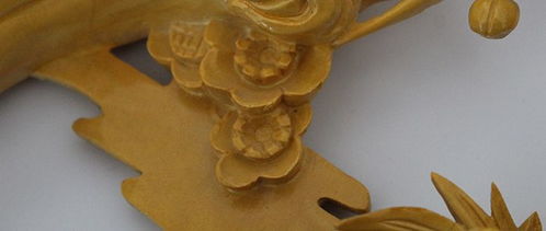 劍川木雕 椴木喜鵲登梅屏風擺件，白族技藝的璀璨明珠